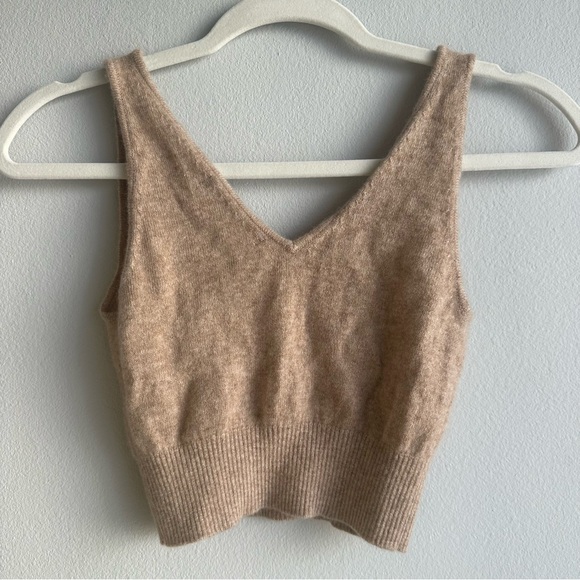 NWOT Quince Mongolian Cashmere Cropped Tank Sleeveless Knitted Top Oatmeal - Picture 6 of 8